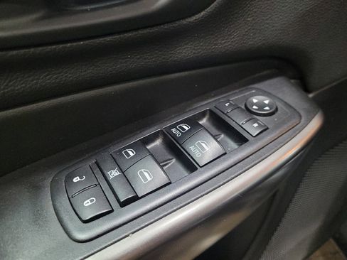 Used 2019 Jeep Cherokee Limited AWD/4WD image 27
