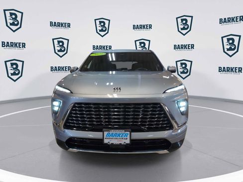 Used 2025 Buick Enclave Avenir AWD/4WD image 4