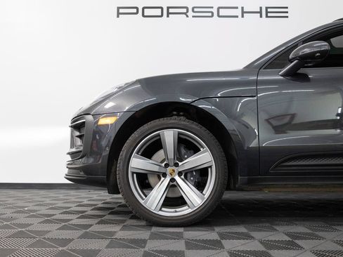 Certified 2026 Porsche Macan AWD/4WD image 12