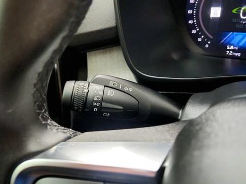 Used 2025 Volvo XC40 B5 Plus AWD/4WD image 58