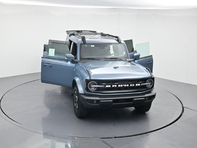 Used 2025 Ford Bronco Outer Banks AWD/4WD image 48
