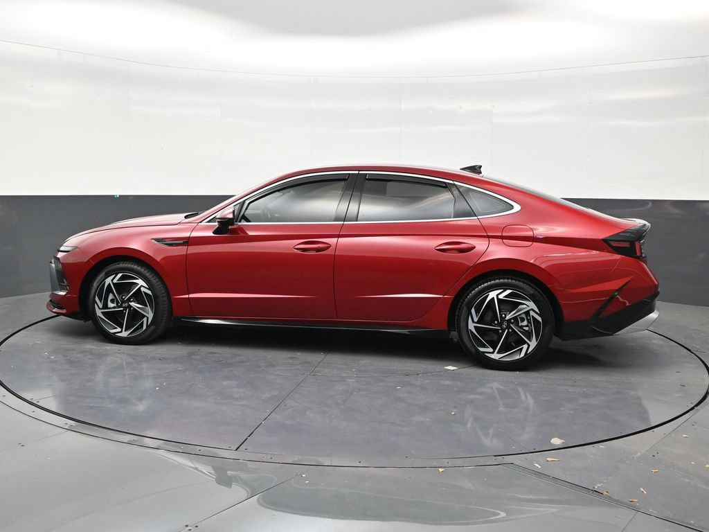 Used 2026 Hyundai Sonata SEL FWD image 2
