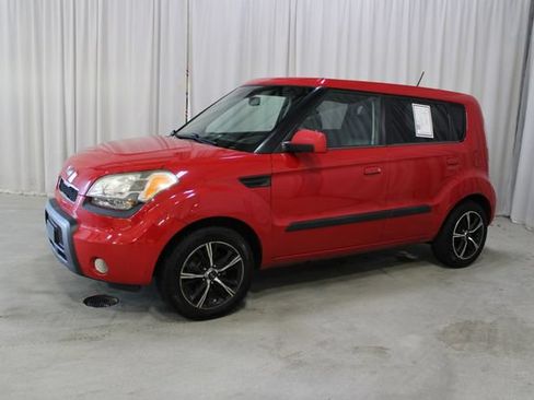 Used 2010 Kia Soul + w/ Audio Pkg FWD image 26