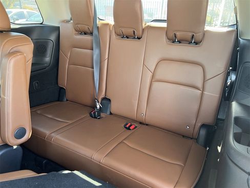 Certified 2024 Nissan Pathfinder Platinum image 27