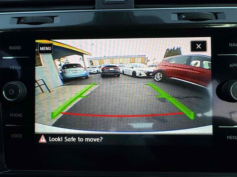 Used 2017 Volkswagen e-Golf SEL Premium w/ Driver Assistance Package image 23