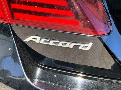 Used 2017 Honda Accord EX image 24