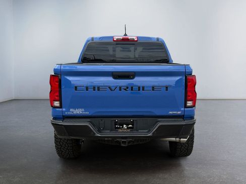 Used 2025 Chevrolet Colorado ZR2 w/ Technology Package AWD/4WD image 4