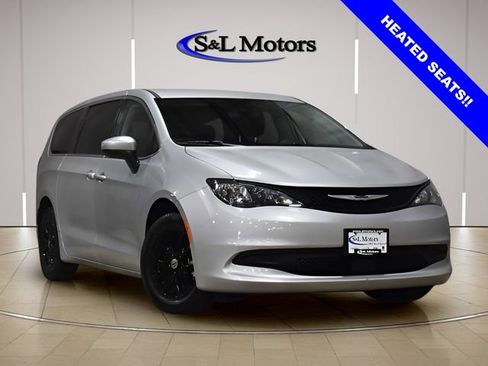 Used 2023 Chrysler Voyager LX FWD image 1