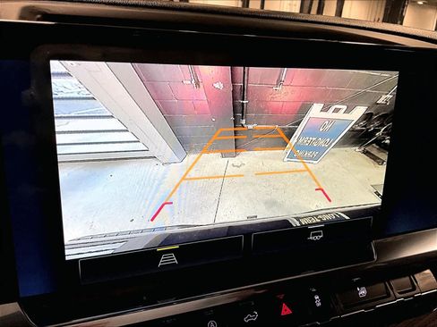 Used 2024 Chevrolet Silverado 1500 LT image 19