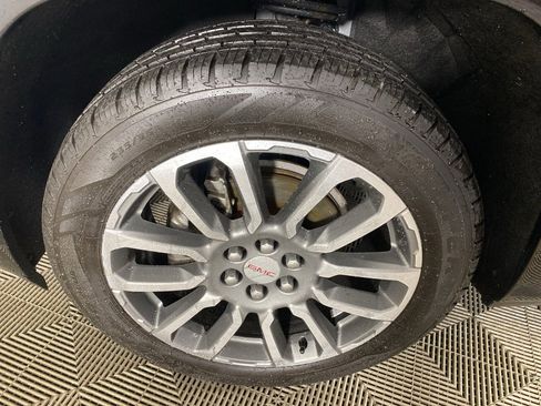 Used 2021 GMC Acadia Denali w/ Denali Ultimate Package image 11