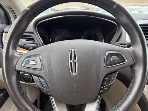 Used 2019 Lincoln MKC Select w/ Select Plus Package AWD/4WD image 11