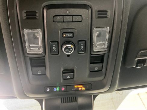 Used 2023 Chevrolet Tahoe Z71 w/ Luxury Package image 27