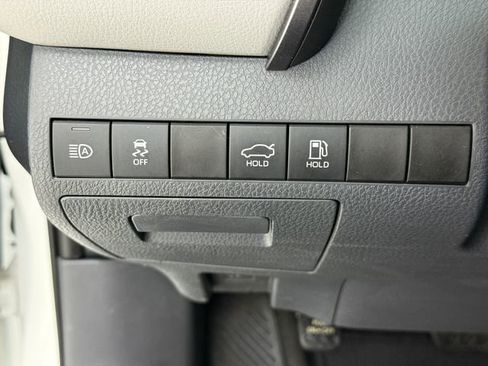 Used 2020 Toyota Camry LE image 11