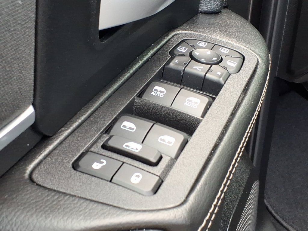 Used 2025 RAM 2500 Big Horn AWD/4WD image 11