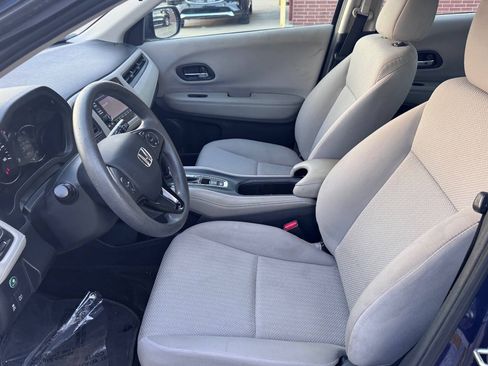 Used 2017 Honda HR-V LX image 11