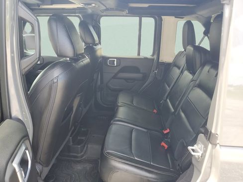 Used 2020 Jeep Wrangler Unlimited Sahara AWD/4WD image 13