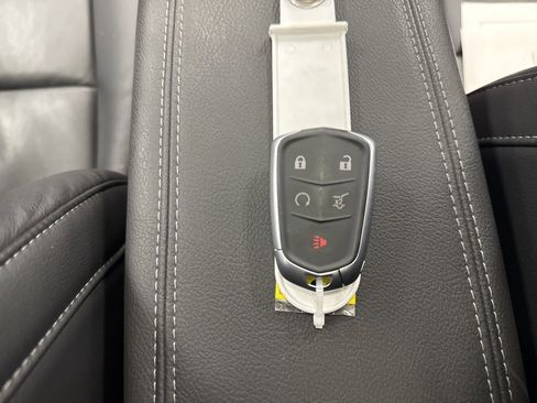 Used 2020 Cadillac XT4 Premium Luxury w/ Cold Weather Package image 29