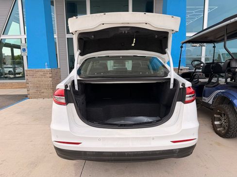 Used 2019 Ford Fusion SE FWD image 35