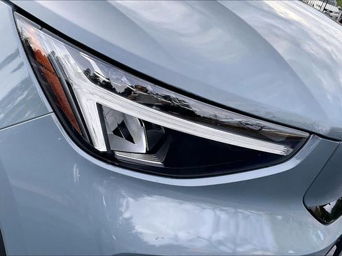 Used 2023 Volvo XC40 Recharge Core image 30