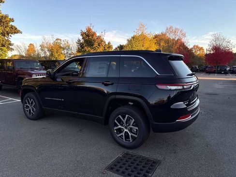 New 2025 Jeep Grand Cherokee Limited image 3
