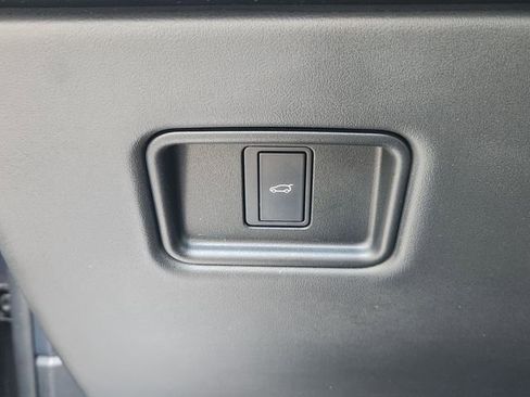 Used 2025 Land Rover Range Rover Sport SE image 21