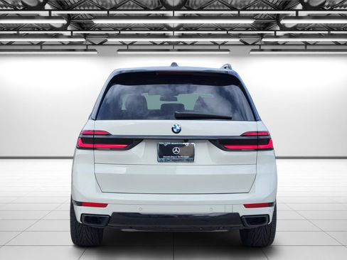 Used 2026 BMW X7 xDrive40i image 8