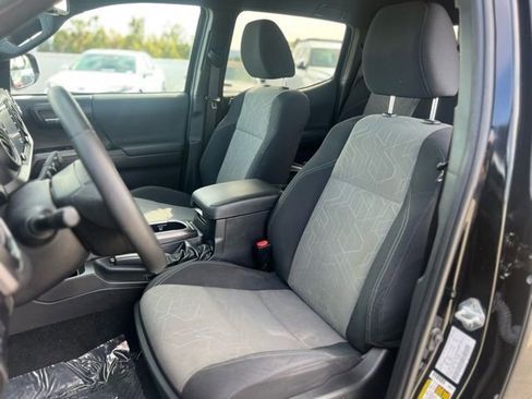 Certified 2023 Toyota Tacoma TRD Off-Road image 17