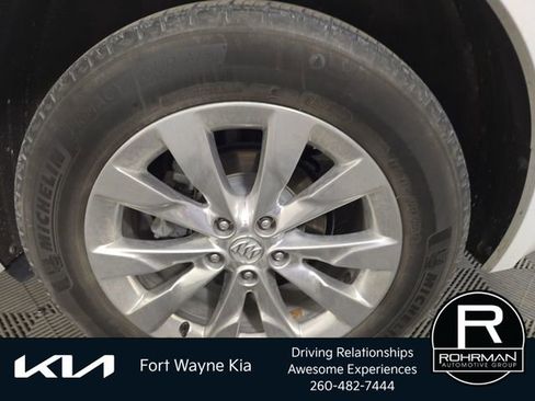 Used 2018 Buick Envision Essence AWD/4WD image 11