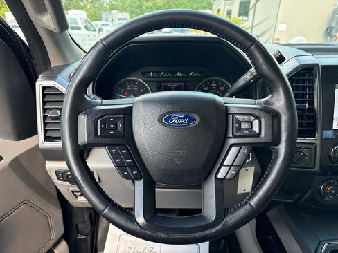 Used 2019 Ford F150 XLT w/ Equipment Group 302A Luxury AWD/4WD image 11