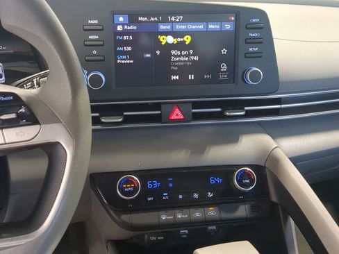 Used 2021 Hyundai Elantra SEL FWD image 31