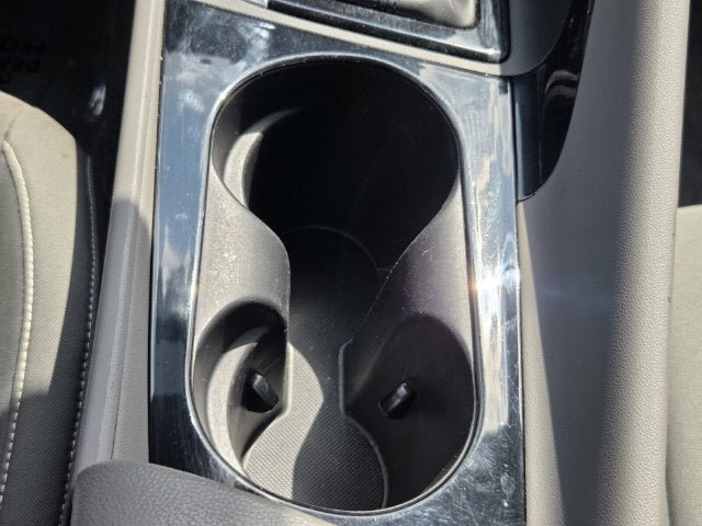 Used 2025 Hyundai Elantra SEL FWD image 21