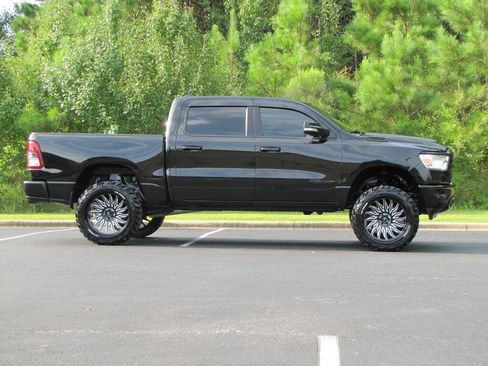 Used 2022 RAM 1500 Big Horn AWD/4WD image 4
