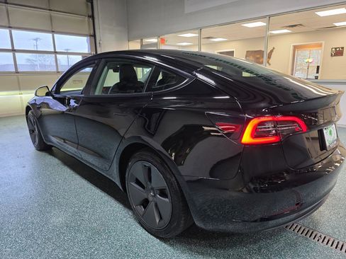 Used 2023 Tesla Model 3 Standard Range image 9