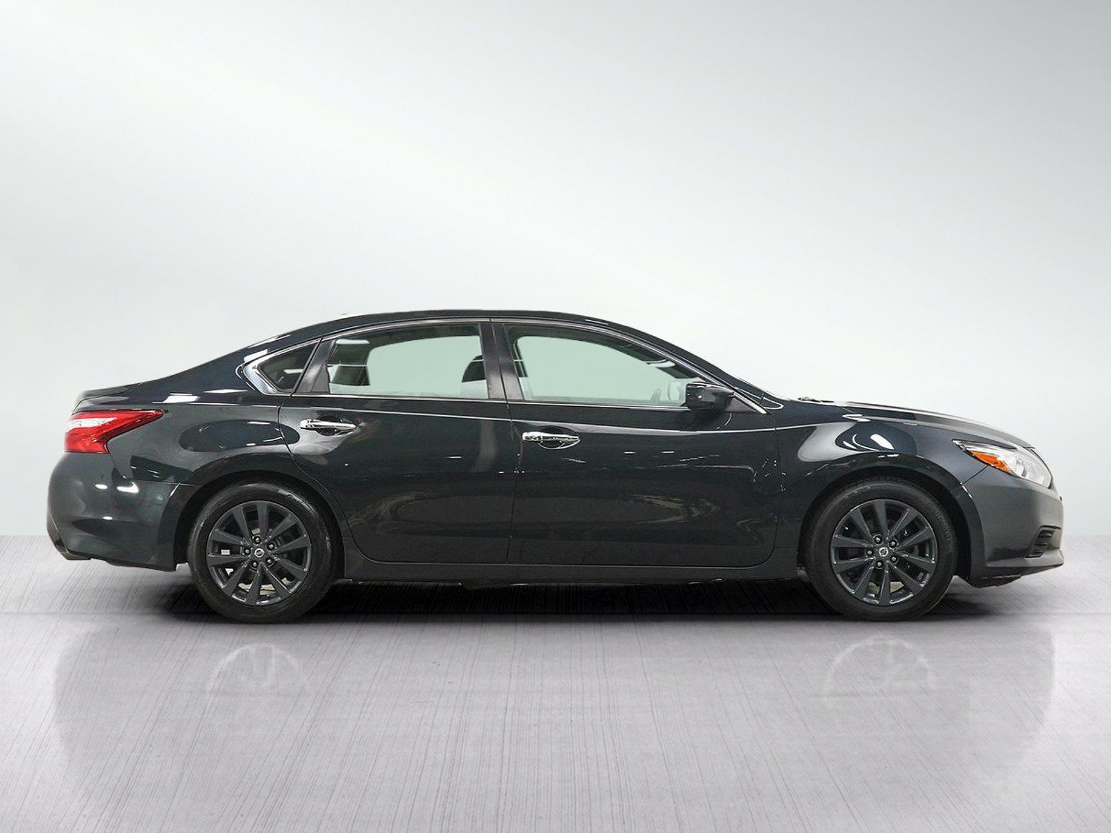 Used 2017 Nissan Altima 2.5 SV FWD image 7