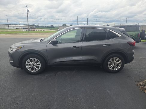 Used 2023 Ford Escape Active w/ Cold Weather Package image 6