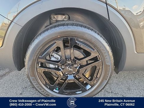 Used 2023 Kia Telluride EX X-Line image 19