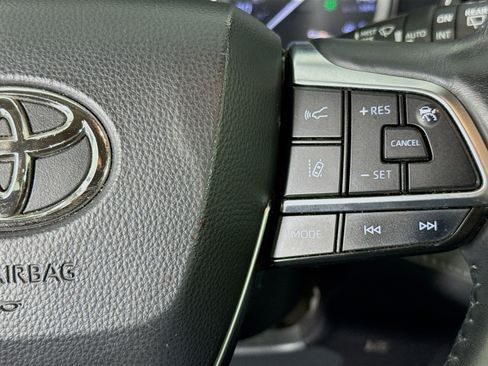 Used 2020 Toyota Highlander Platinum image 14