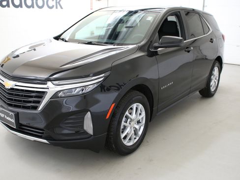 Used 2023 Chevrolet Equinox LT image 3