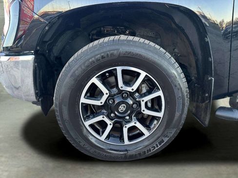 Used 2017 Toyota Tundra SR5 image 9