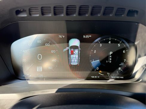 Used 2021 Volvo XC90 T6 Momentum w/ Climate Package AWD/4WD image 30