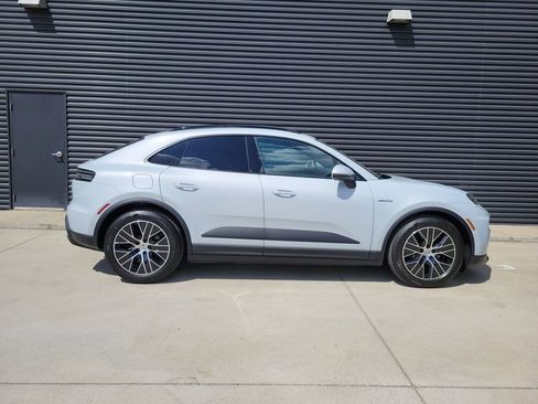 New 2026 Porsche Macan 4 Electric AWD/4WD image 6