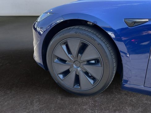 Used 2025 Tesla Model 3 Long Range AWD/4WD image 9