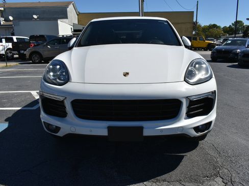 Used 2018 Porsche Cayenne Platinum Edition image 3