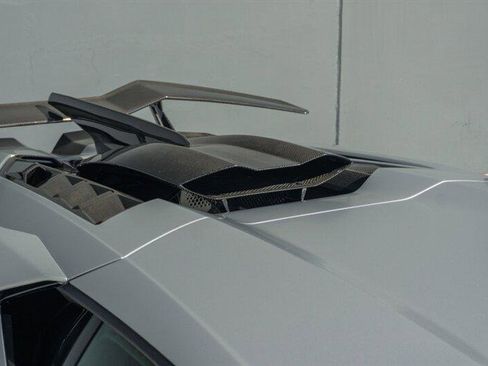 Used 2024 Lamborghini Revuelto image 37