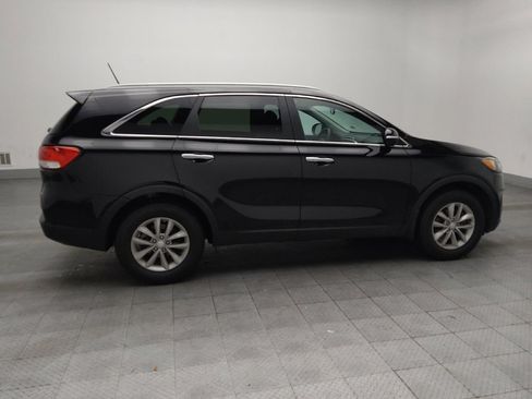 Used 2017 Kia Sorento LX image 10
