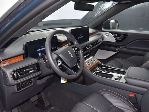 New 2025 Lincoln Aviator Black Label image 8