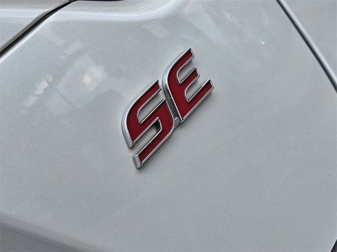 Used 2024 Toyota Corolla SE image 8