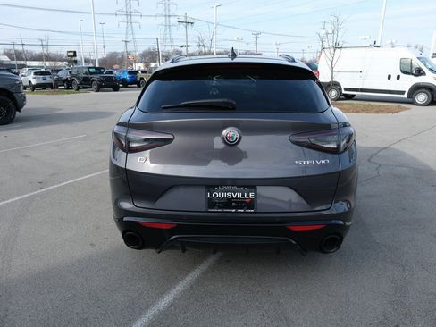 Used 2024 Alfa Romeo Stelvio Veloce image 8
