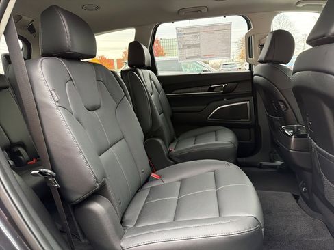 New 2025 Kia Telluride EX image 16