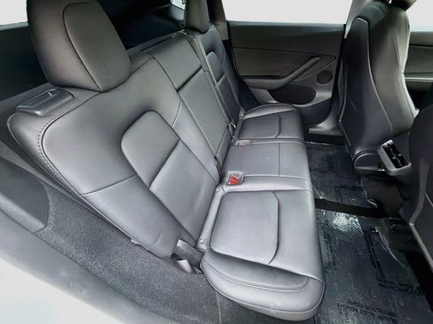 Used 2023 Tesla Model Y AWD image 28